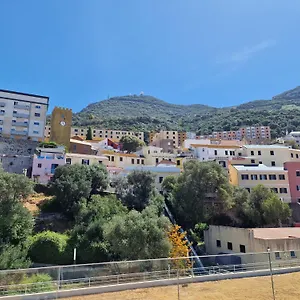 Lovely King Bed , Gibraltar Gibraltar